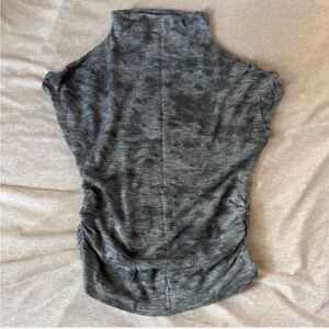 Gray Women's scoop neck scrunched waist Top